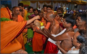 Phala samarpane y Deshabhandari Samaaja